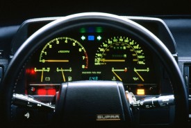 Wnętrze modelu z polowy lat 80  © Toyota